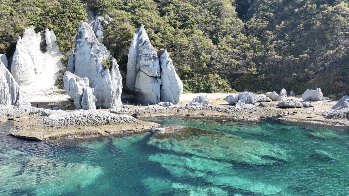 佛浦 岩石與清澈的海水