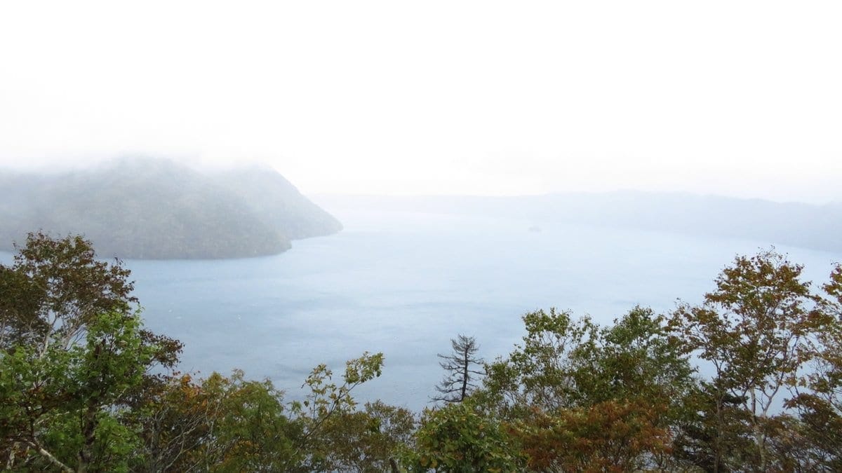 摩周湖 霧中的湖