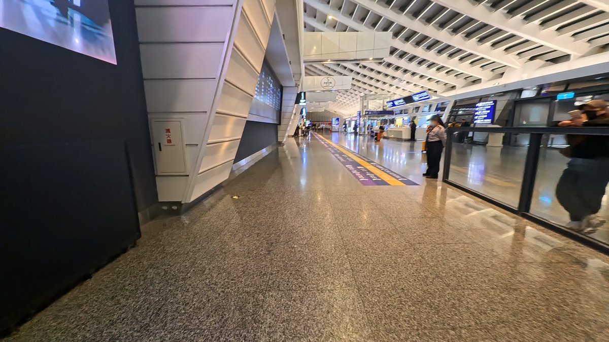 深夜的桃園機場